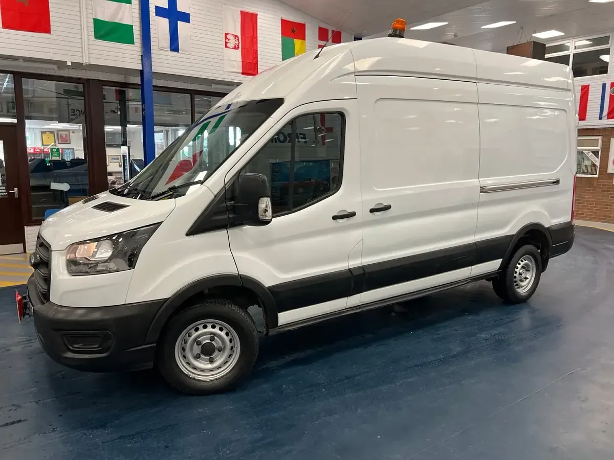 Used Ford Transit 130 HP (95 kW) 2022 White Van