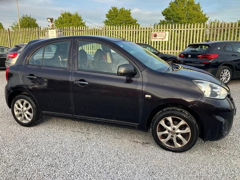 Begagnad Nissan Micra 2015 Svart Halvkombi