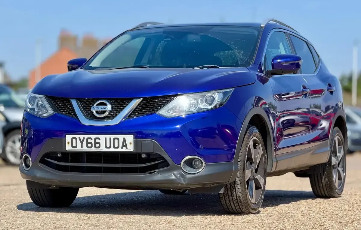 Used Nissan Qashqai N-Connecta 110 HP (80 kW) 2016 Blue SUV