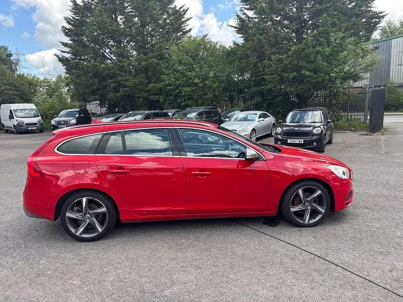 Used Volvo V60 R-Design 163 HP (119 kW) 2012 Red Estate