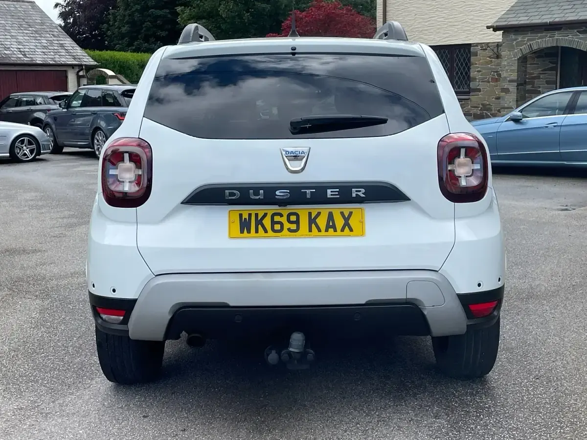 Used Dacia Duster Prestige 114 HP (83 kW) 2019 White SUV