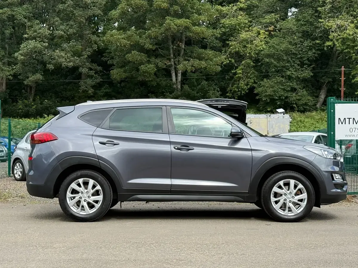 Used Hyundai Tucson SE 132 HP (97 kW) 2018 Grey SUV