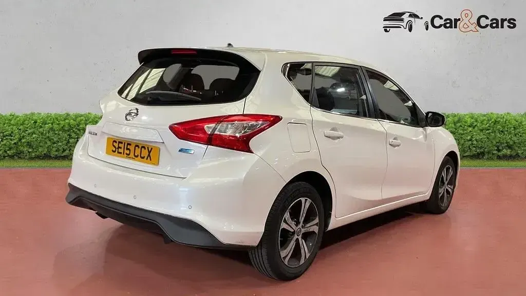 Used Nissan Pulsar Acenta 110 HP (80 kW) 2015 White Hatchback