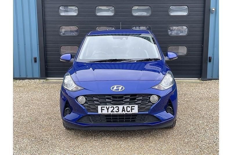 Used Hyundai i10 SE 67 HP (49 kW) 2023 Blue Hatchback