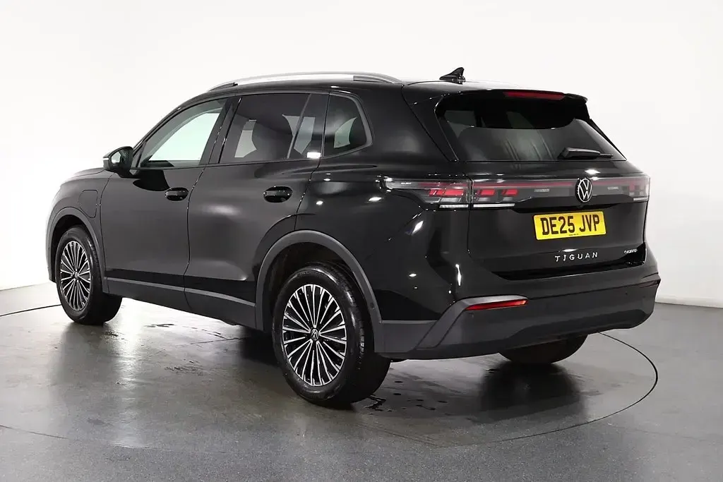 Used VW Tiguan Match 2025 Black SUV