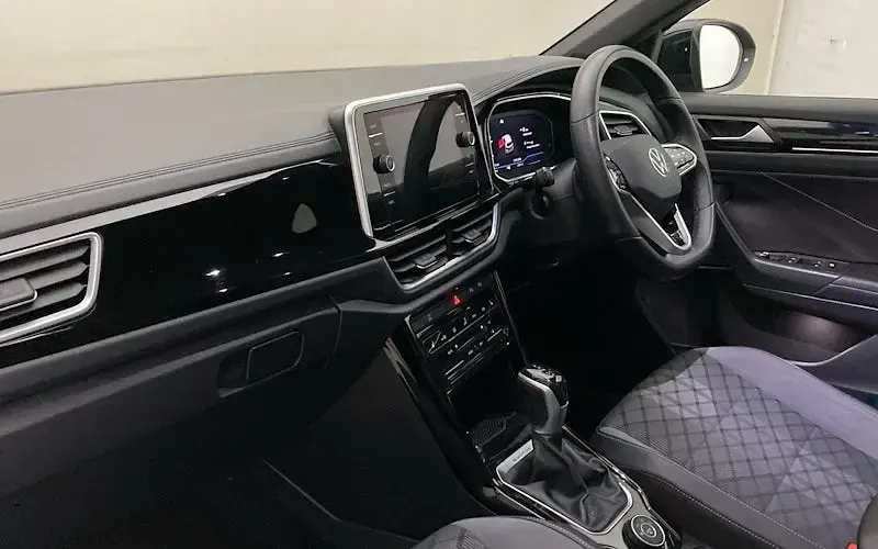 Used VW T-Roc R-line 190 HP (139 kW) 2023 Black SUV