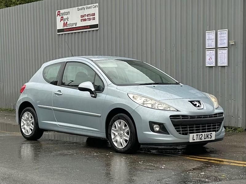 Used Peugeot 207 Active 92 HP (67 kW) 2012 Blue Hatchback