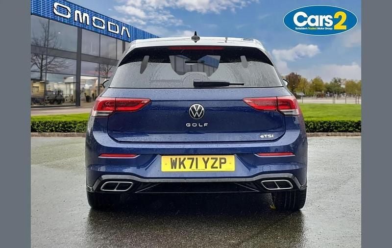 Used VW Golf VIII R-line 148 HP (108 kW) 2022 Blue Hatchback