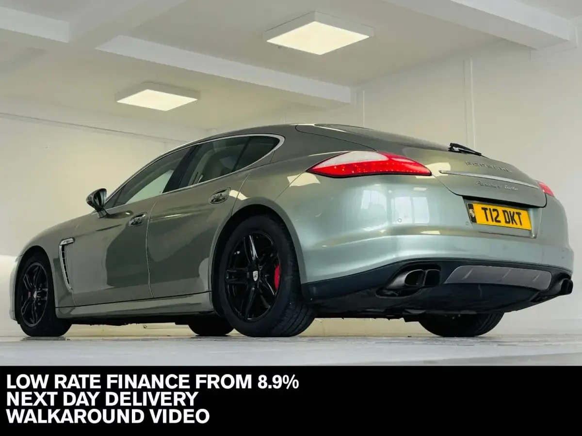 Usado Porsche Panamera 400 HP (294 kW) 2011 Verde Citadino