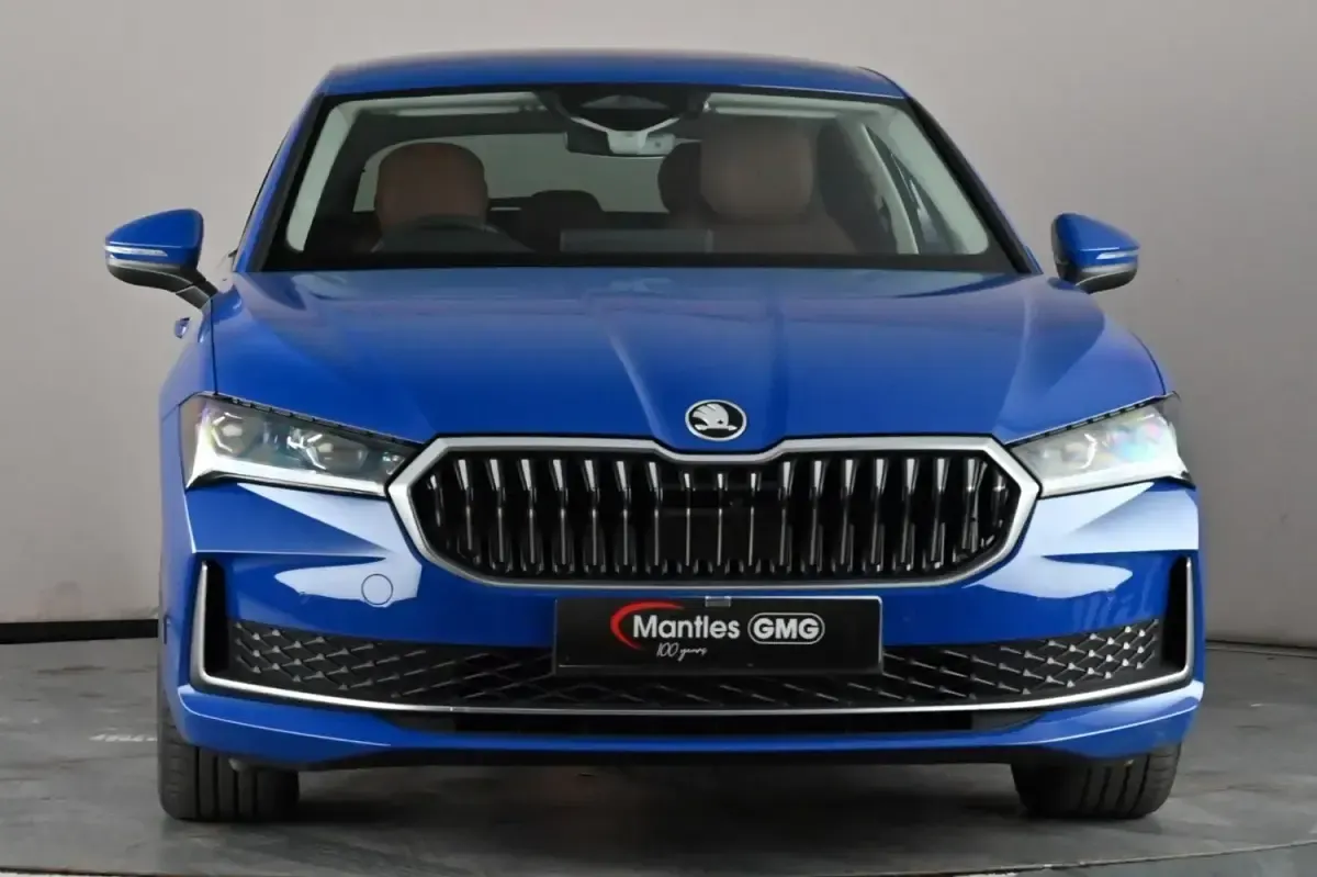Usado Skoda Superb SE L 150 CV (110 kW) 2024 Azul Utilitario
