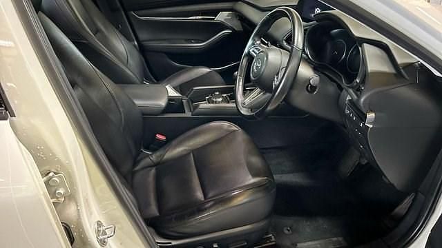 Begagnad Mazda 3 Inclusive 186 HK (136 kW) 2021 Vit Sedan