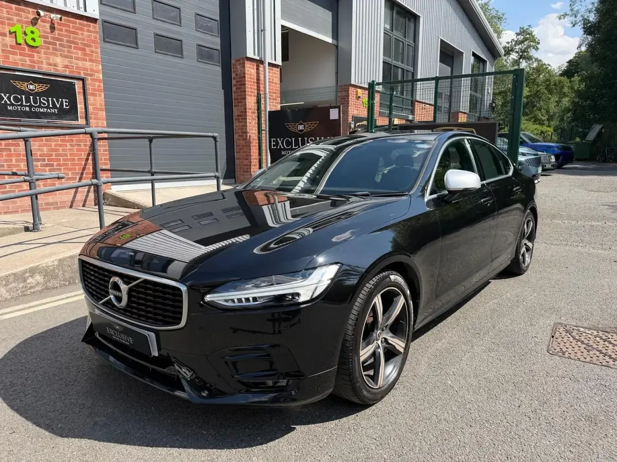 Used Volvo S90 R-Design 190 HP (139 kW) 2018 Black Sedan