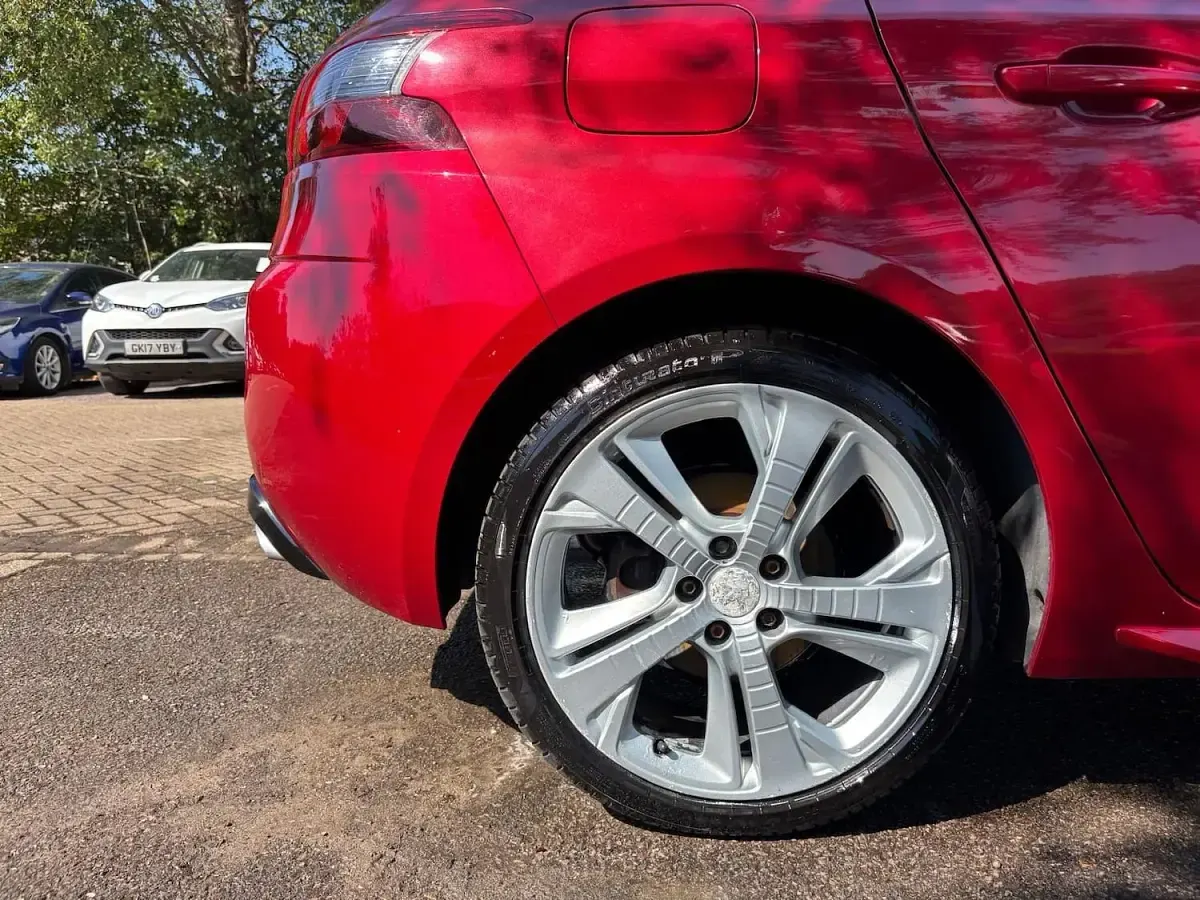 Used Peugeot 308 GT-line 130 HP (95 kW) 2018 Red Hatchback