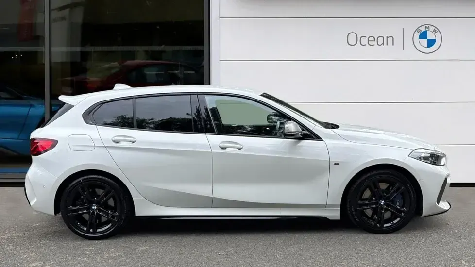 Usado BMW M135 Shadowline 302 CV (222 kW) 2024 Blanco Utilitario