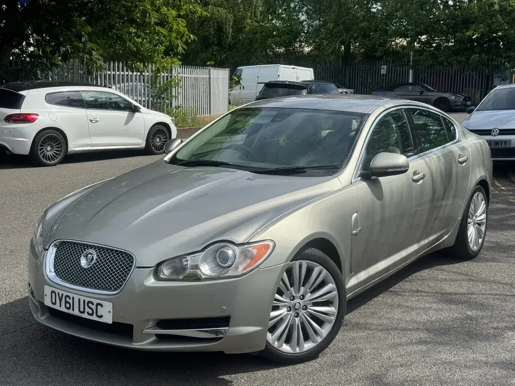 Used Jaguar XF Premium Luxury 240 HP (176 kW) 2011 Gold Sedan