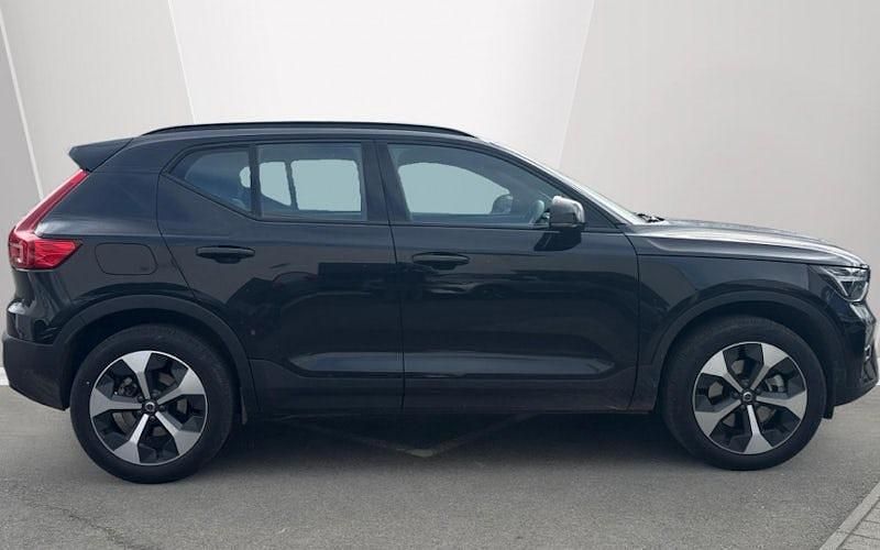 New Volvo XC40 Plus 163 HP (119 kW) 2025 SUV