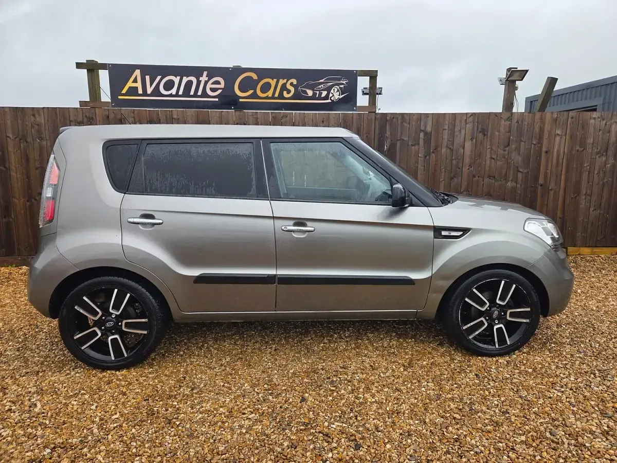 Used Kia Soul 126 HP (92 kW) 2010 Silver SUV