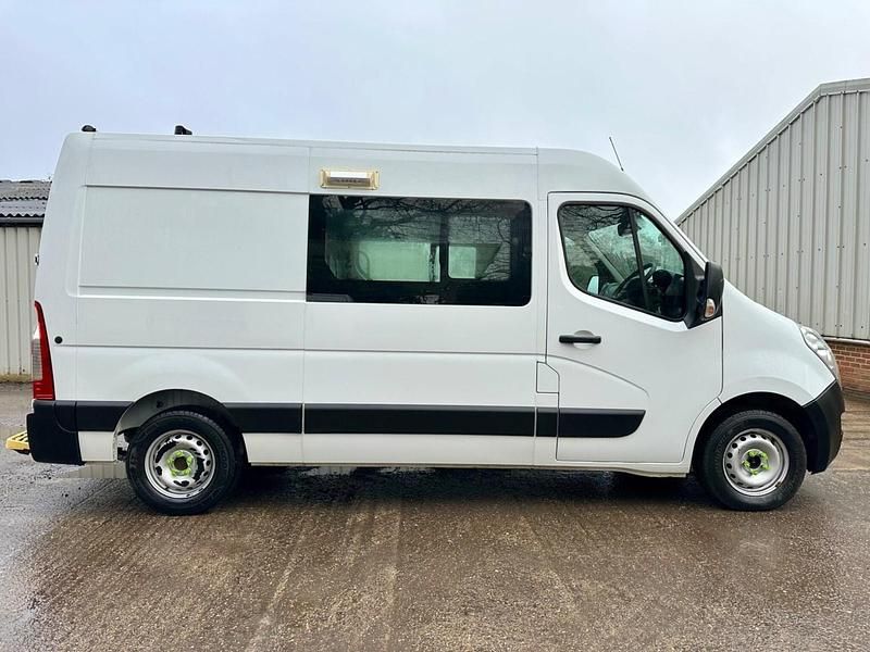 Used Vauxhall Movano 130 HP (95 kW) 2019 White MPV