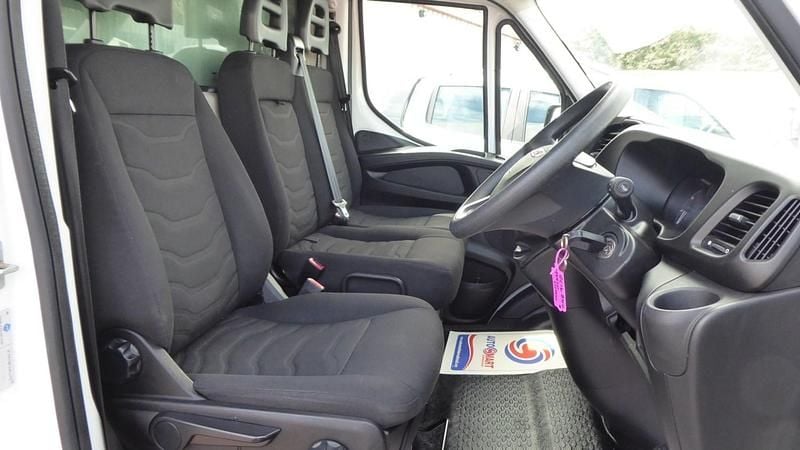 Used Iveco Daily 126 HP (92 kW) 2016 White Sedan