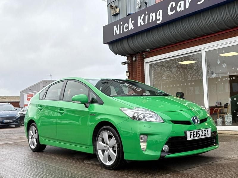 La palma green Used 2015 Toyota Prius Hatchback | £8,975 (Fair price) - Image 1/4