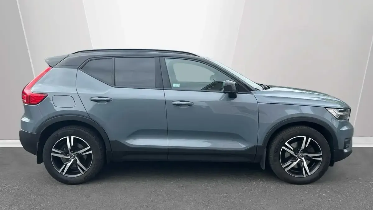 Used Volvo XC40 R-Design 194 HP (142 kW) 2021 Grey SUV