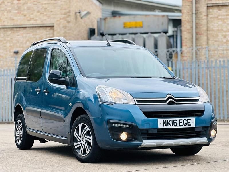Used Citroën Berlingo XTR 99 HP (72 kW) 2016 Blue MPV