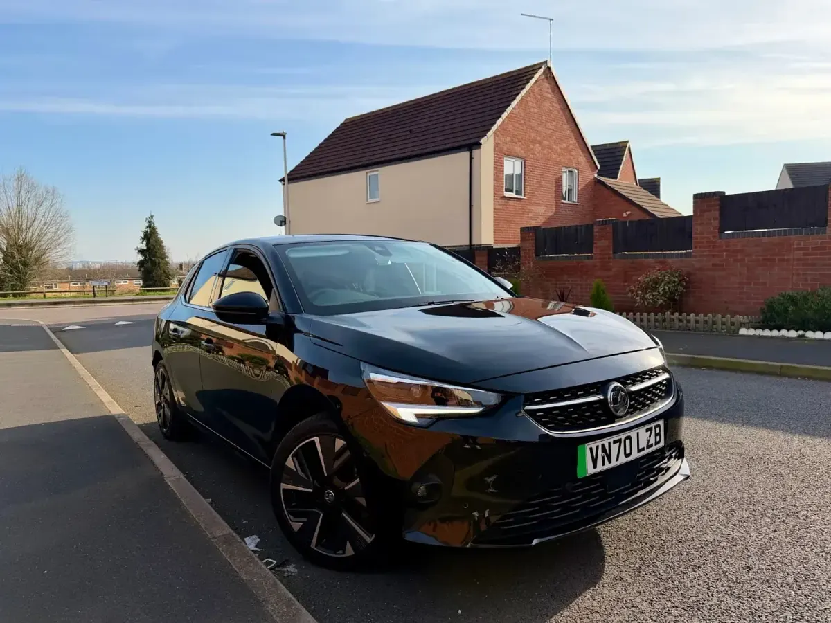 Second-hand Vauxhall Corsa-e Elite 100 kW (136 CP) 2020 Negru Hatchback