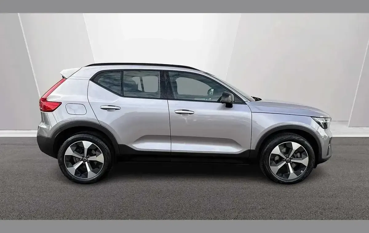 Used Volvo XC40 Plus 194 HP (142 kW) 2025 Silver SUV