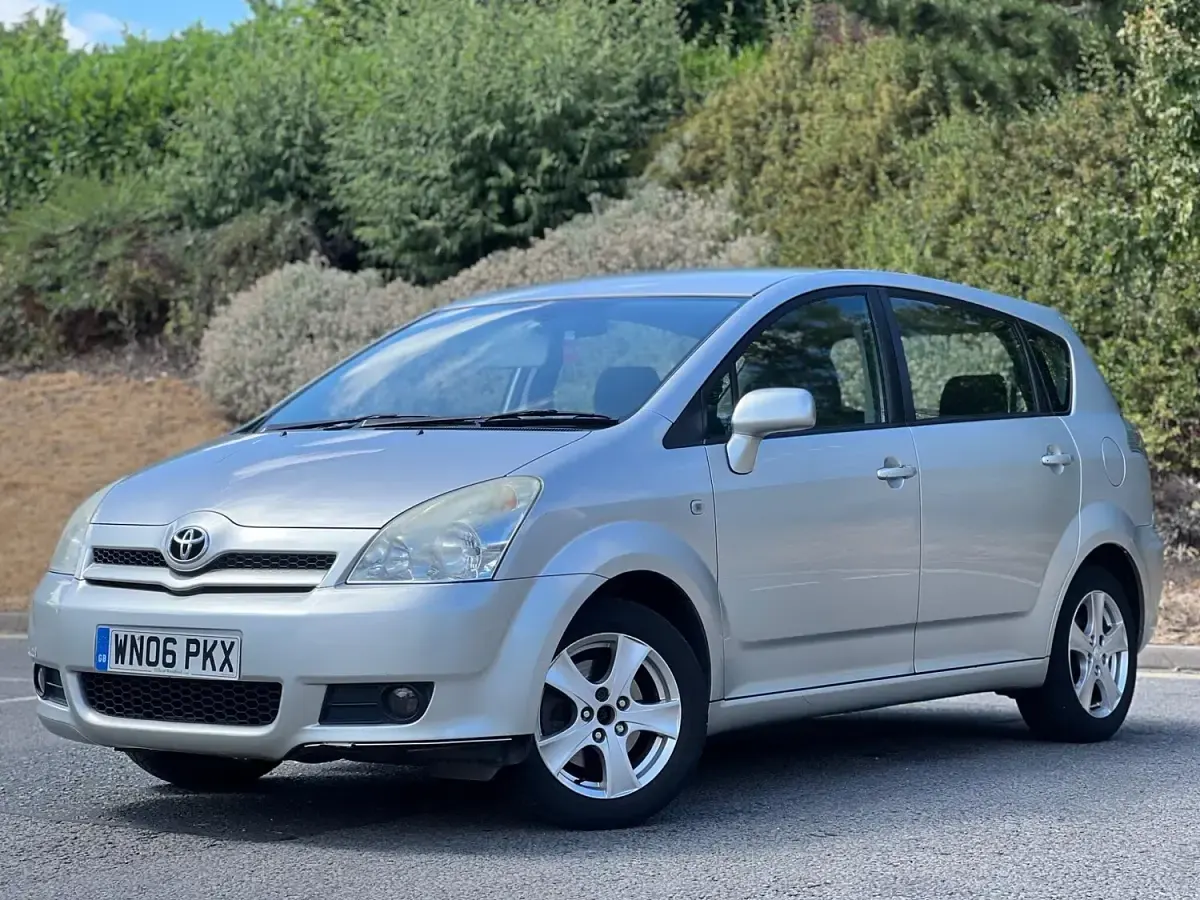 Used Toyota Corolla Verso T3 129 HP (94 kW) 2006 Silver MPV
