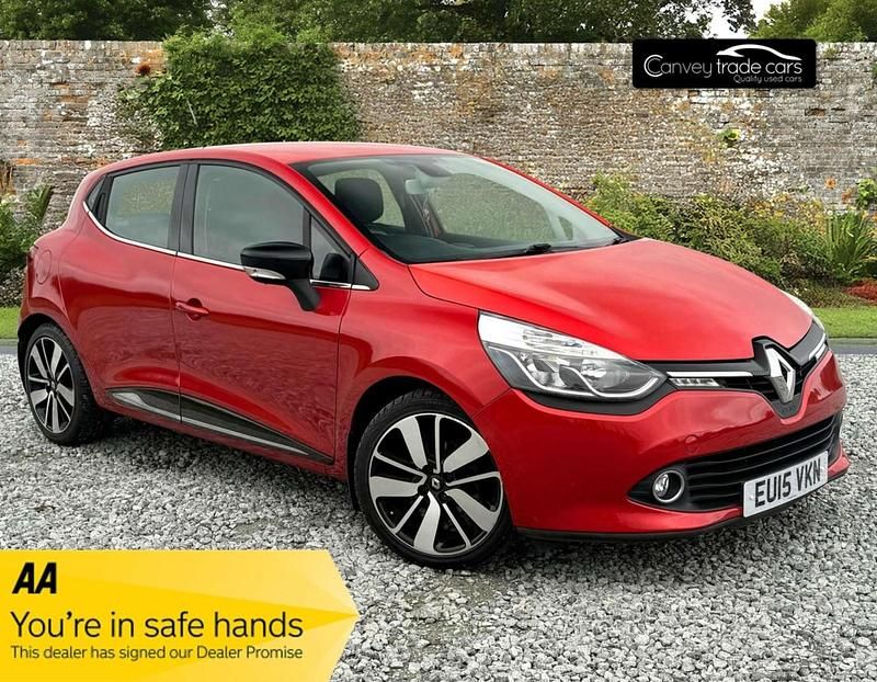 Used Renault Clio IV Dynamique 90 HP (66 kW) 2015 Red Hatchback