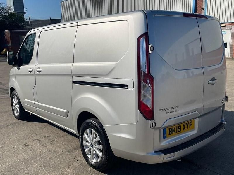 Used Ford Transit Custom Limited 130 HP (95 kW) 2019 Silver Van