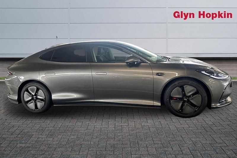 Used MG IM5 300 kW (408 HP) 2025 Silver Hatchback