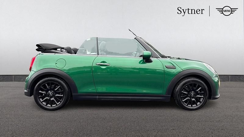 Used Mini Cooper Classic 134 HP (98 kW) 2024 Green Hatchback