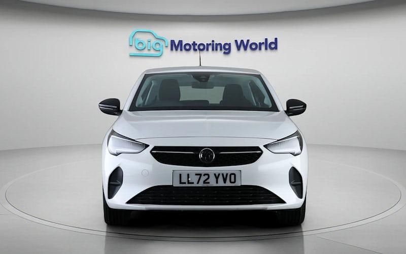 Second-hand Vauxhall Corsa Design Edition 75 CP (55 kW) 2022 Alb Hatchback