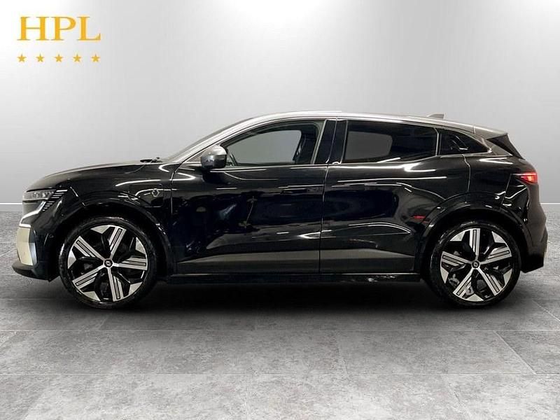 Used Renault Megane E-Tech Iconic 161 kW (220 HP) 2023 Black Hatchback