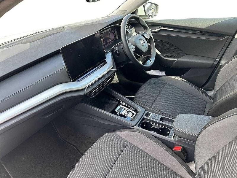 Used Skoda Octavia SE Technology 113 HP (83 kW) 2024 Moon white metallic Estate