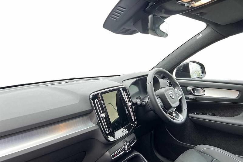 Used Volvo XC40 Plus 163 HP (119 kW) 2025 Onyx black SUV