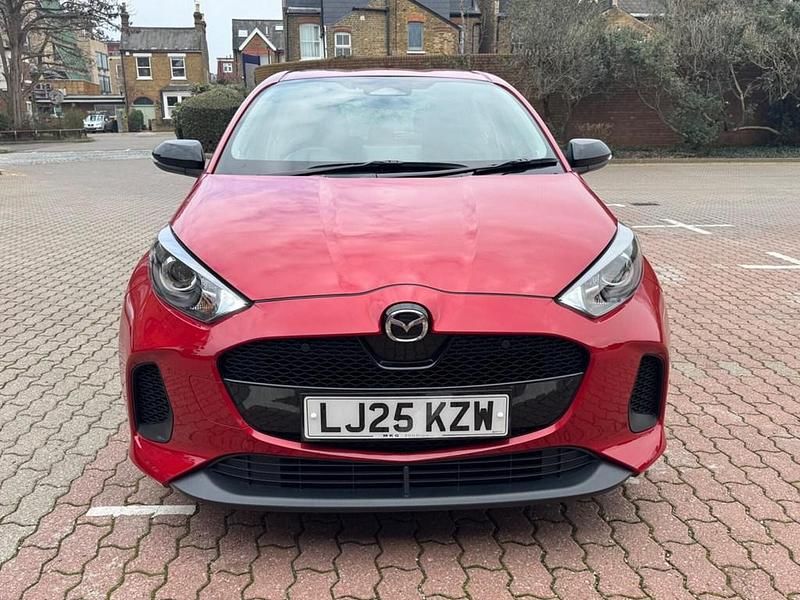 Begagnad Mazda 2 Exclusive-Line 2025 Röd Halvkombi