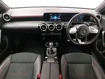 Used Mercedes A180 AMG line 136 HP (100 kW) 2018 White Hatchback
