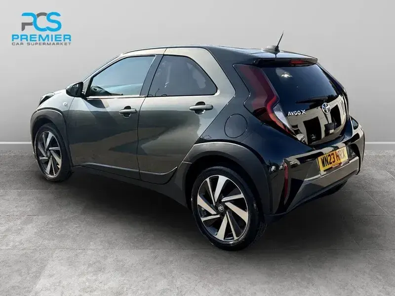 Used Toyota Aygo X 71 HP (52 kW) 2023 Green SUV