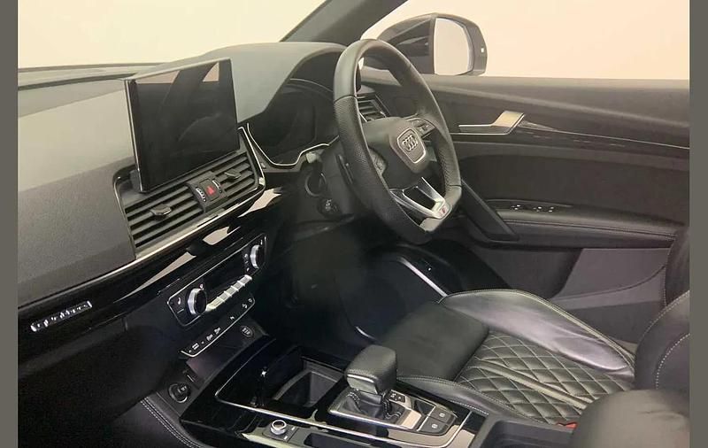 Used Audi Q5 Comfort 200 HP (147 kW) 2022 White SUV