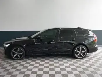 Used Volvo V60 Plus 197 HP (144 kW) 2025 Black Estate