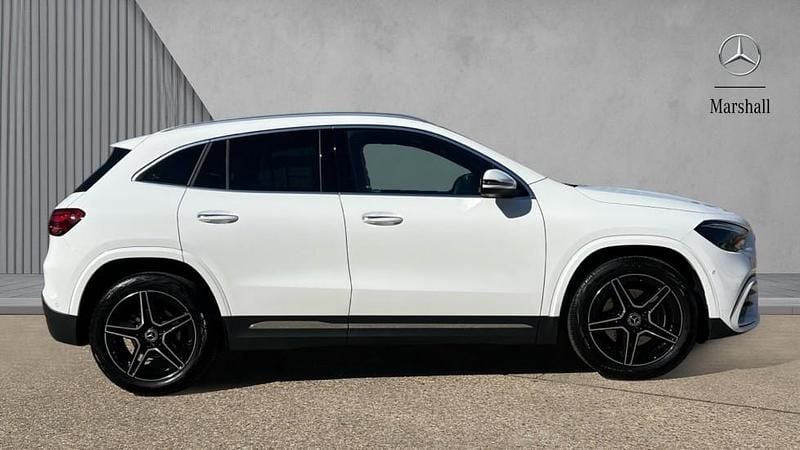 New Mercedes GLA200 Executive 163 HP (119 kW) 2025 Solid colour polar white SUV