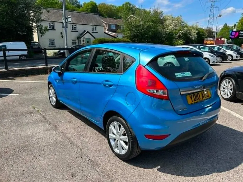 Used Ford Fiesta Zetec 96 HP (70 kW) 2010 Blue Hatchback