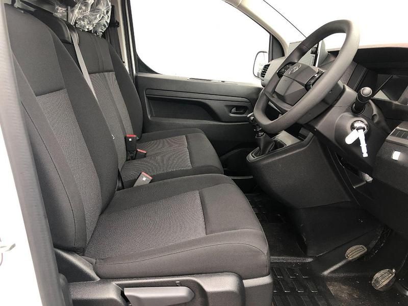 New 2025 Citroën Dispatch MPV | £20,450 (Fair price) - Image 1/4