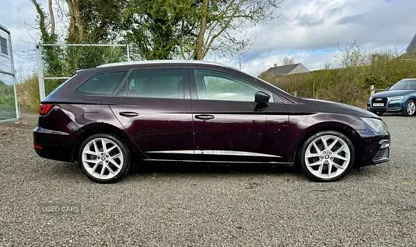 Used Seat Leon FR 184 HP (135 kW) 2017 Mauve/purple Estate