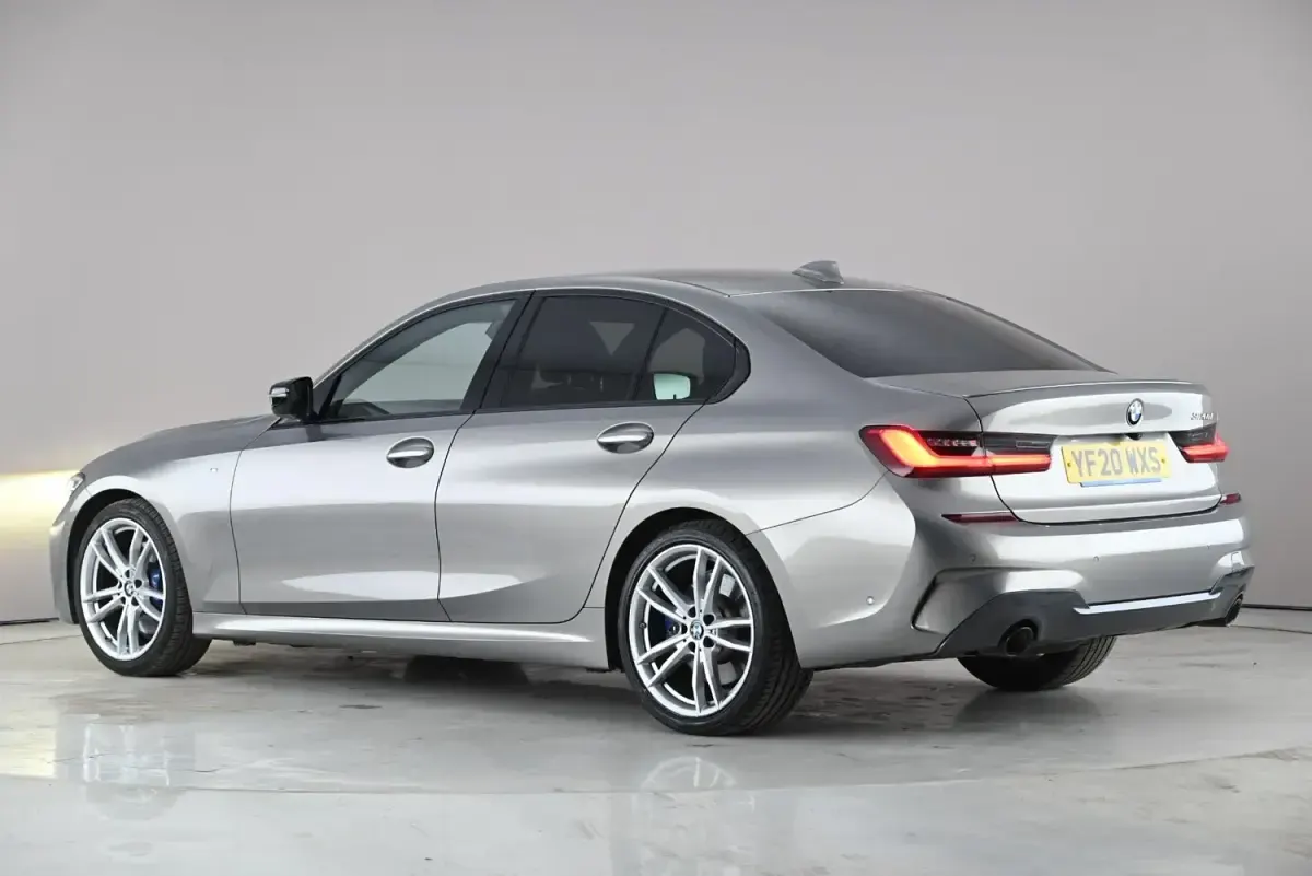Usado BMW 320e M Sport 190 CV (139 kW) 2020 Gris Berlina