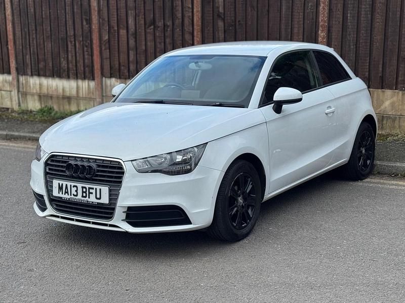 Used Audi A1 86 HP (63 kW) 2013 White Hatchback