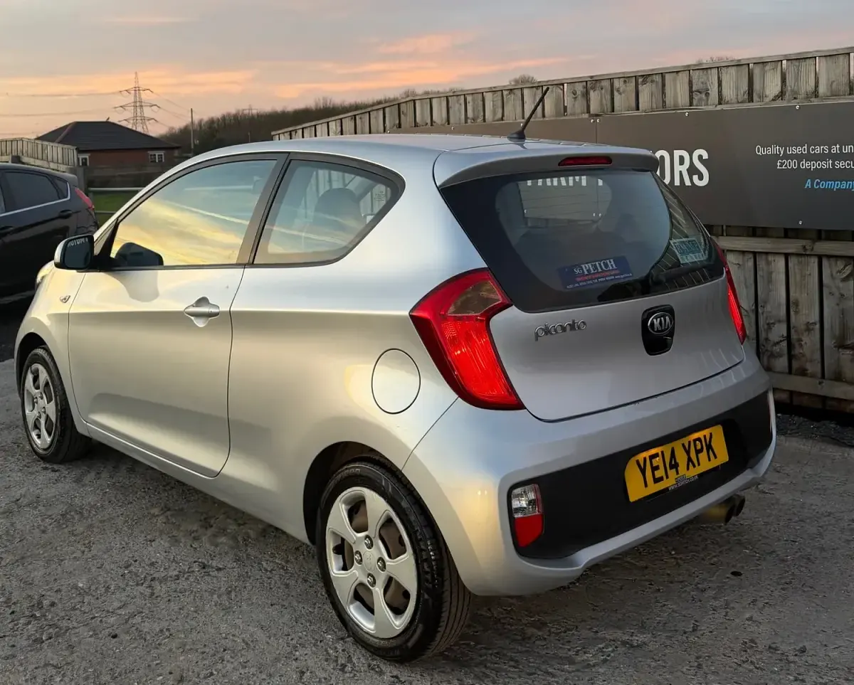 Used Kia Picanto Air 68 HP (50 kW) 2014 Silver Hatchback