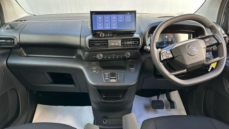 Usado Citroën e-Berlingo 100 kW (136 HP) 2024 Azul Monovolume